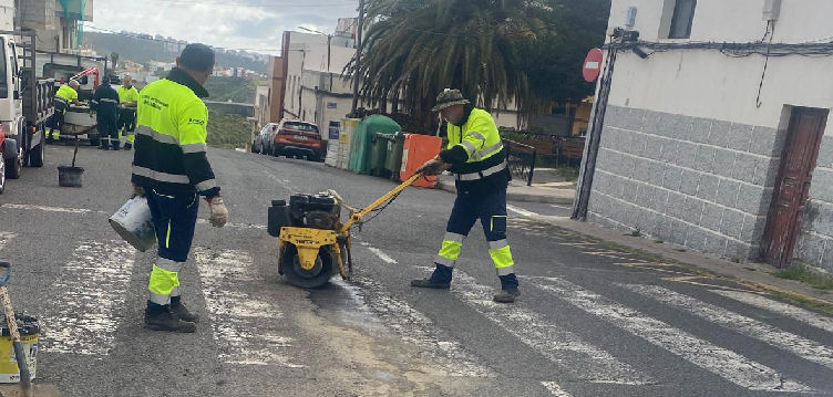 Imagen de El Ayuntamiento de Arucas continúa con...