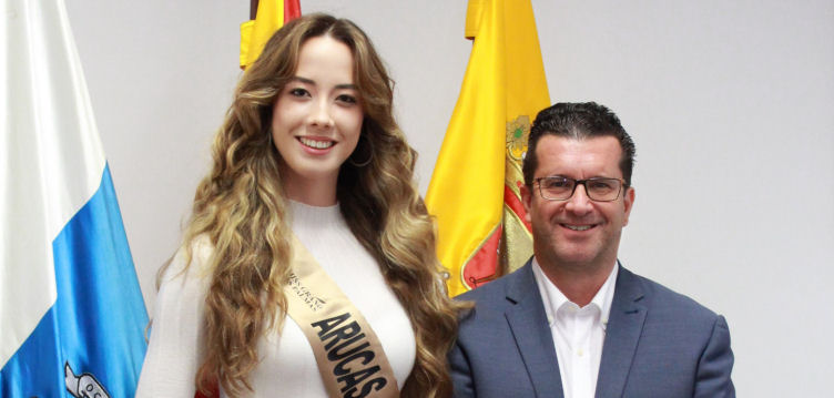 
												Imagen de El Alcalde recibe a Ana Lee, una joven...