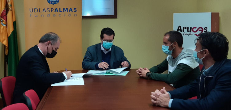 El Ayuntamiento de Arucas y la Fundación UD Las Palmas firman un convenio de colaboración