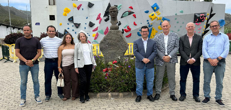 Imagen de Arucas conmemora el 51 aniversario del...