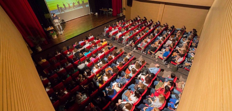 
												Imagen de Unos cuatrocientos docentes del...