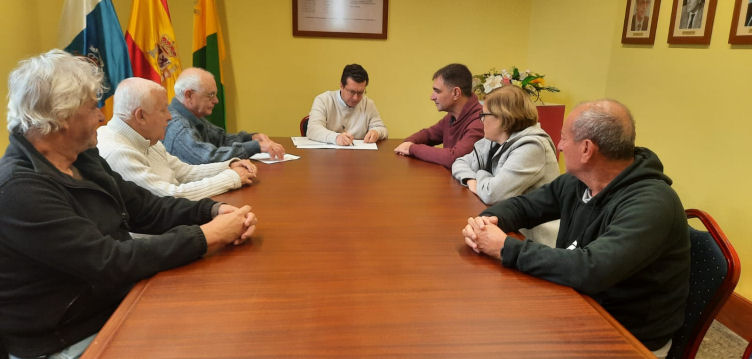 El Ayuntamiento de Arucas firma un convenio de colaboración cultural con la Asociación Salsipuedes