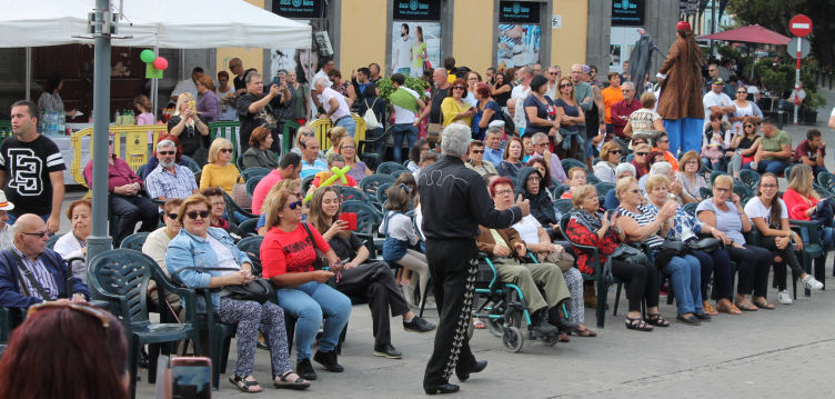 
												Imagen de Más de 300 personas disfrutan de las...