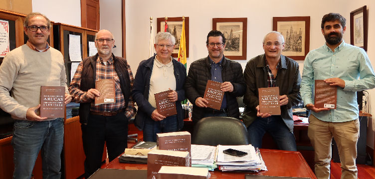 Imagen de El Ayuntamiento de Arucas recibe cien ejemplares de la publi