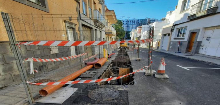 El Ayuntamiento de Arucas pone en marcha un plan para la reposición de la red de saneamiento