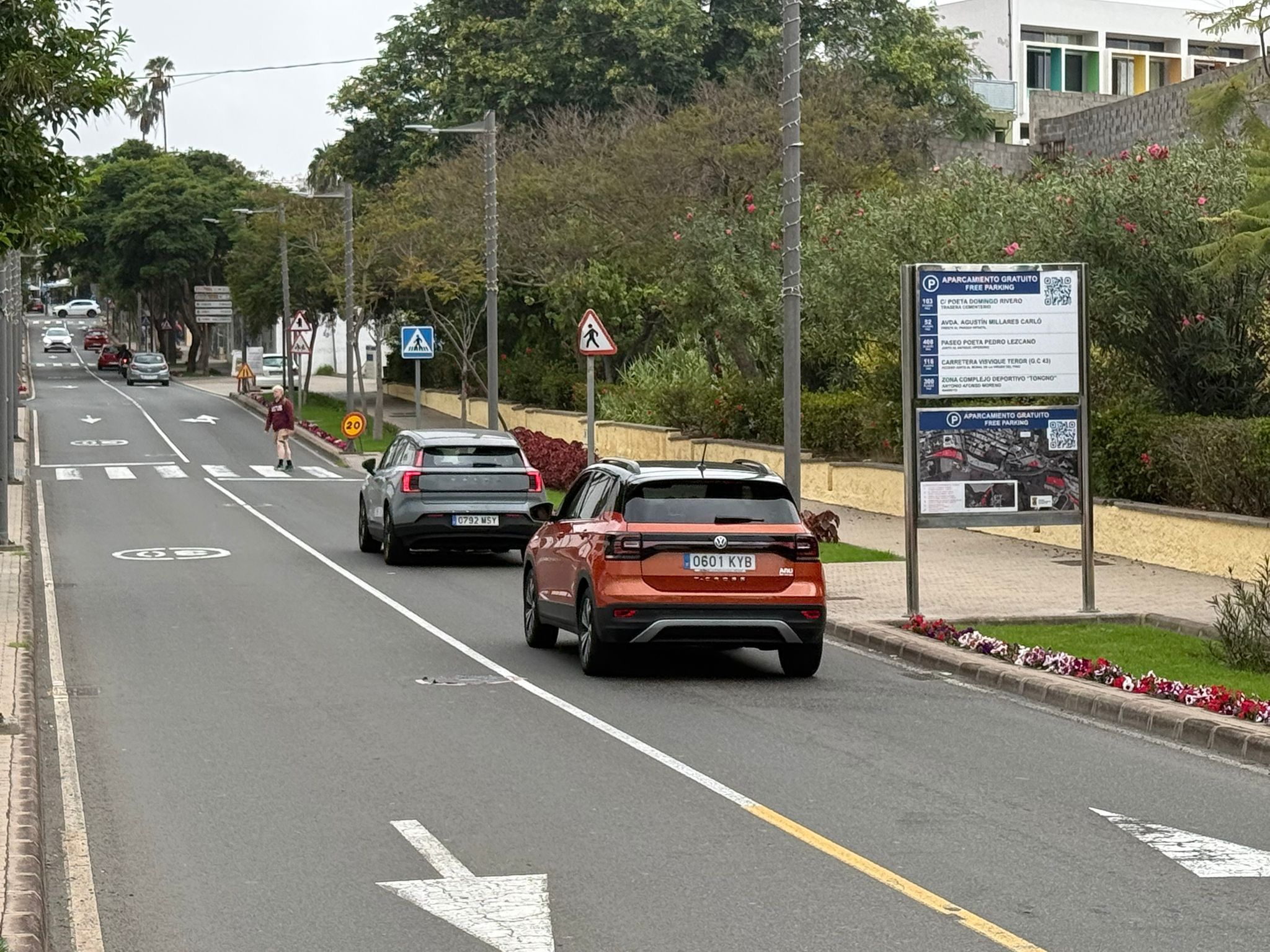 Imagen de El Ayuntamiento de Arucas instala seis nuevos directorios informativos para señalizar las zonas de aparcamiento gratuito 4